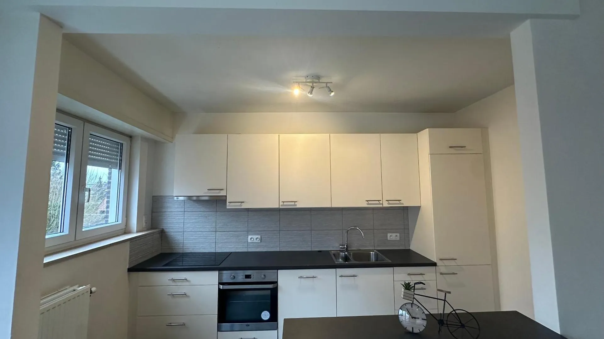 Spacious Apartment Next To Port Of Antwerp