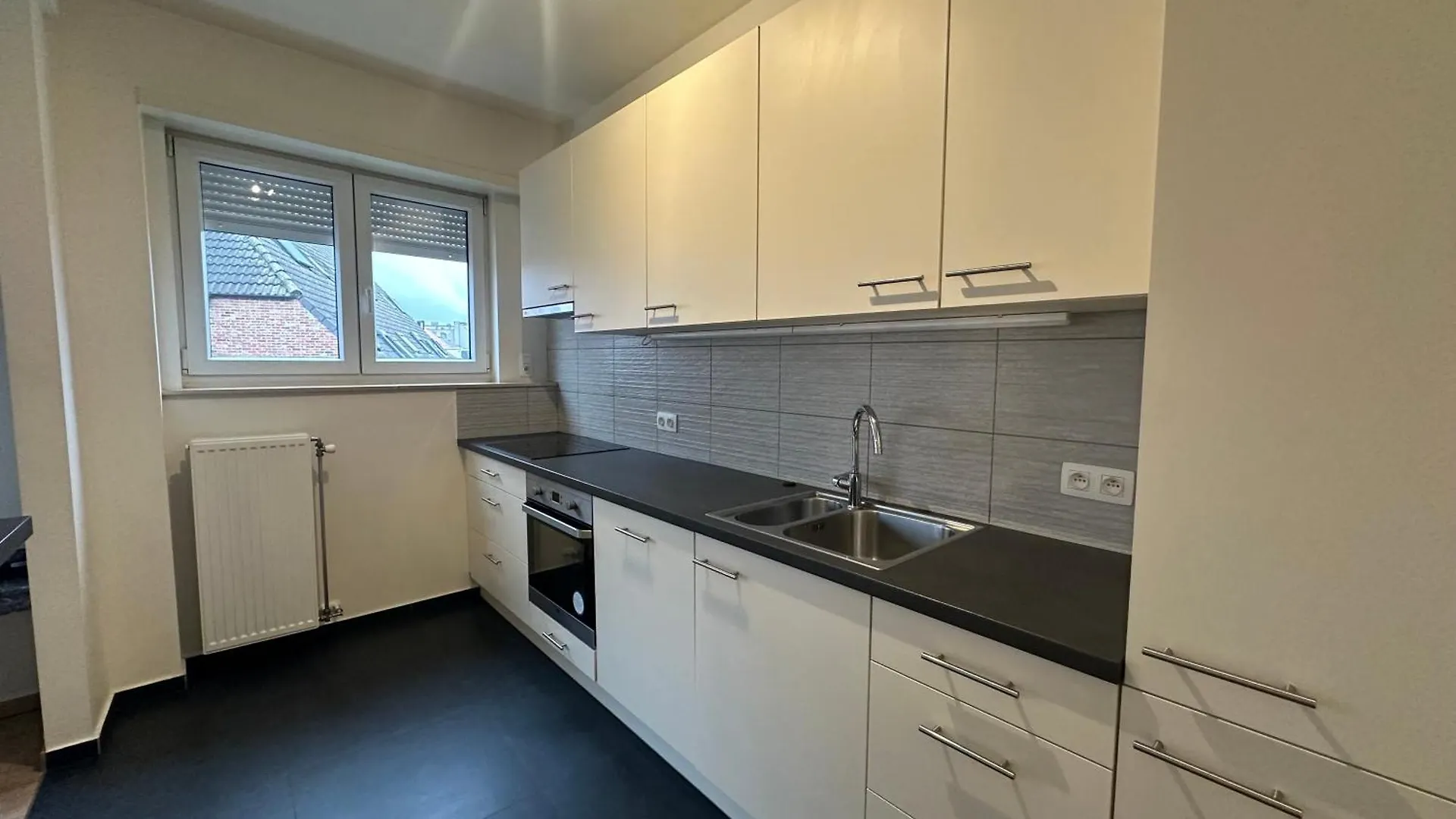 Spacious Apartment Next To Port Of Antwerp