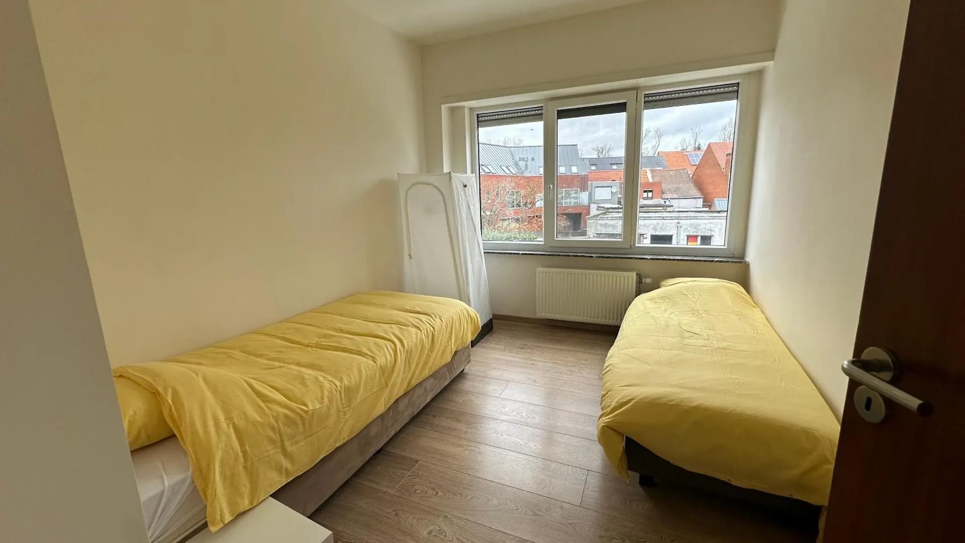 Spacious Apartment Next To Port Of Antwerp Belgium