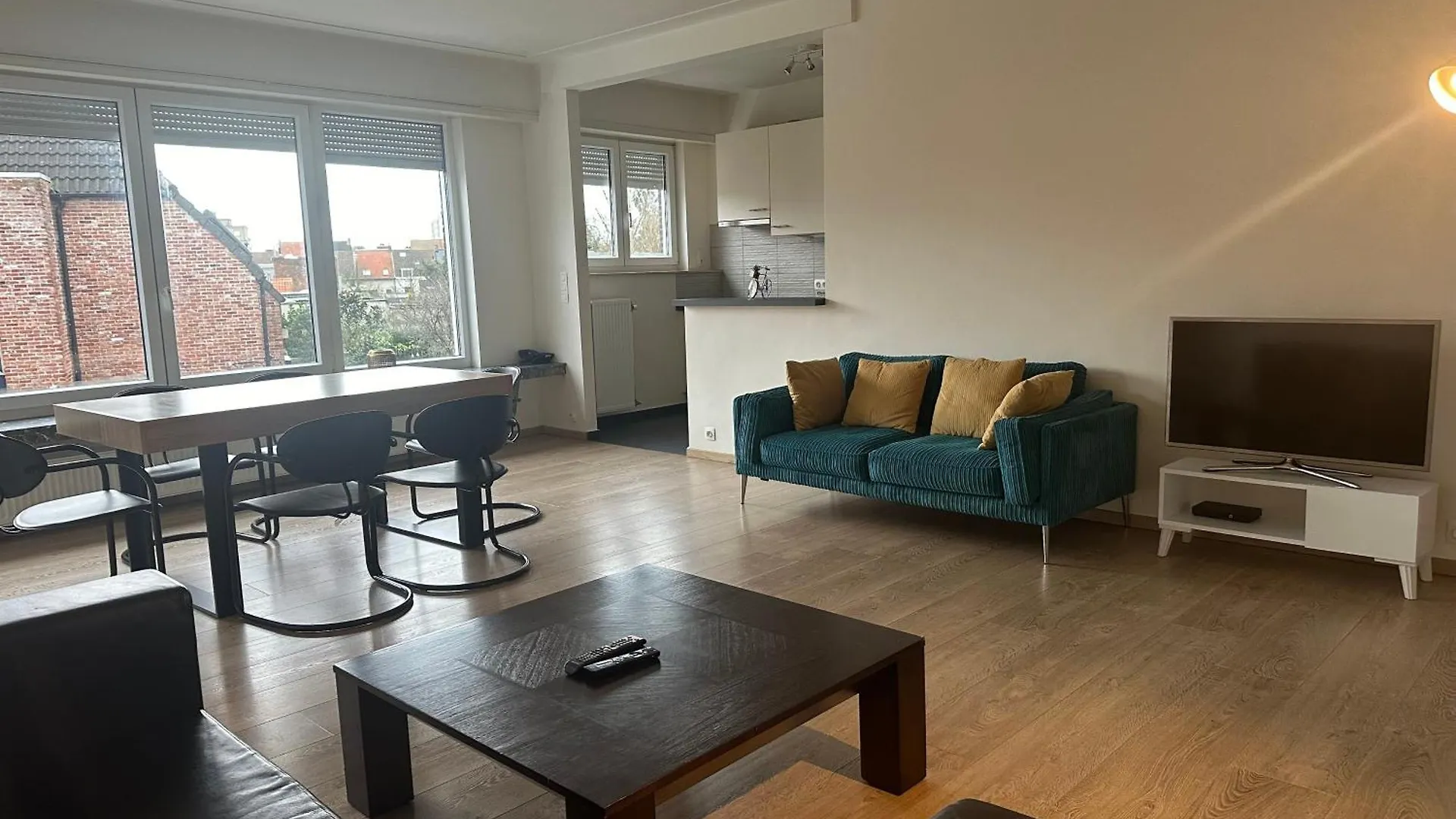 Spacious Apartment Next To Port Of Antverpy